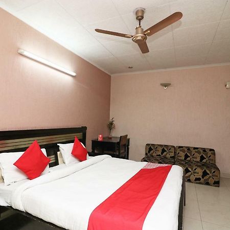 Oyo 24672 Bharat Guest House Delhi Zewnętrze zdjęcie