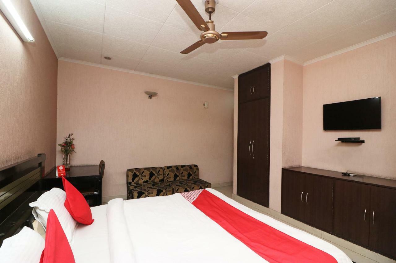 Oyo 24672 Bharat Guest House Delhi Zewnętrze zdjęcie
