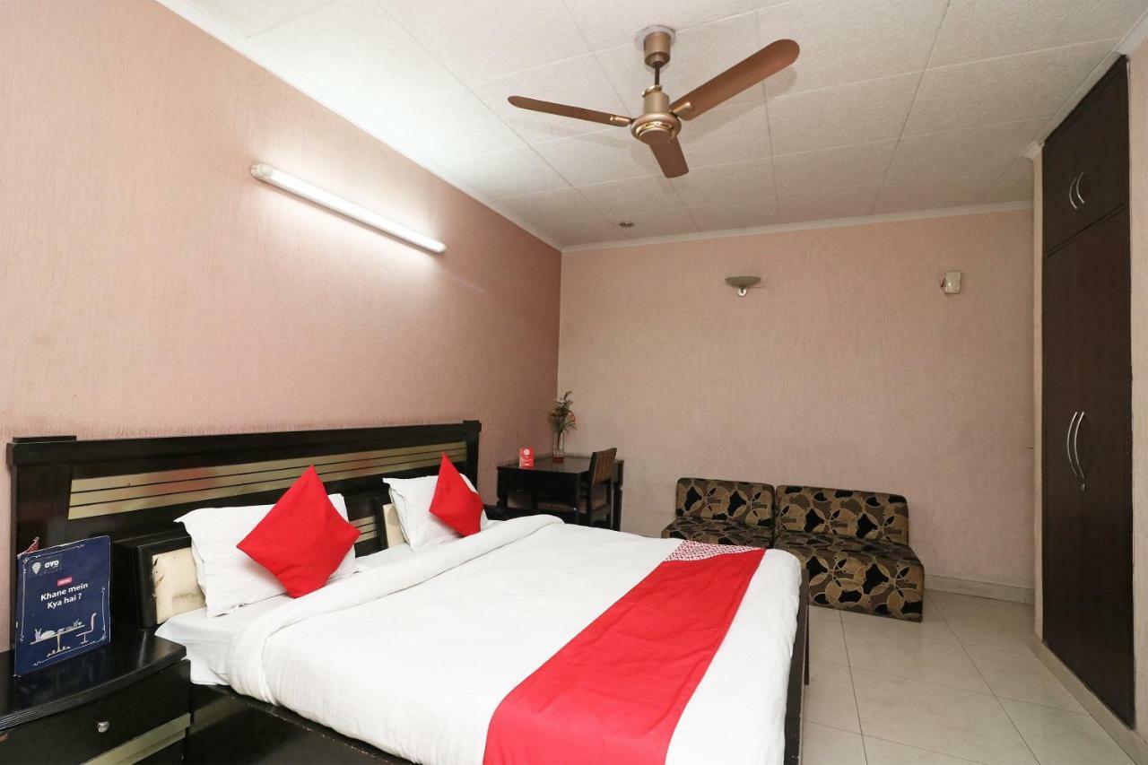 Oyo 24672 Bharat Guest House Delhi Zewnętrze zdjęcie