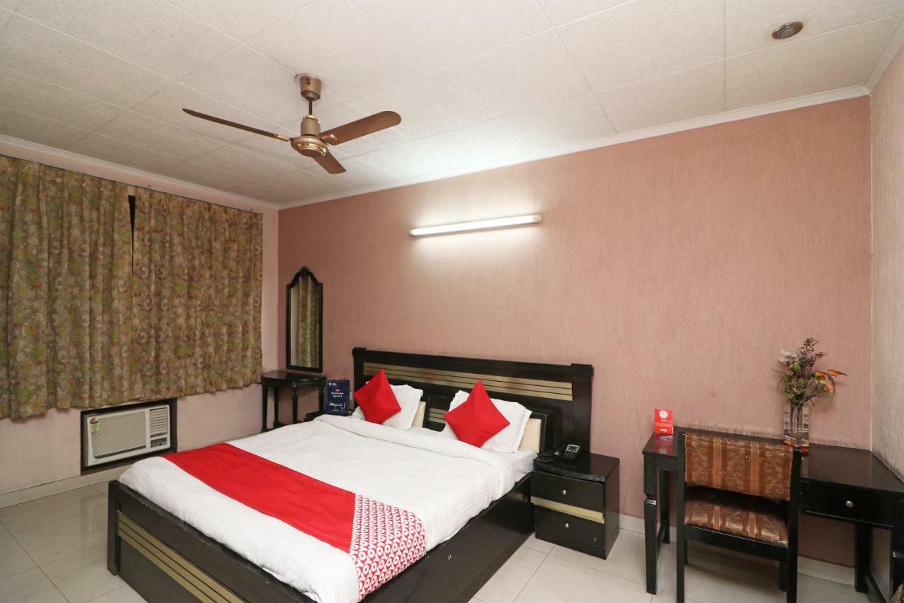 Oyo 24672 Bharat Guest House Delhi Zewnętrze zdjęcie